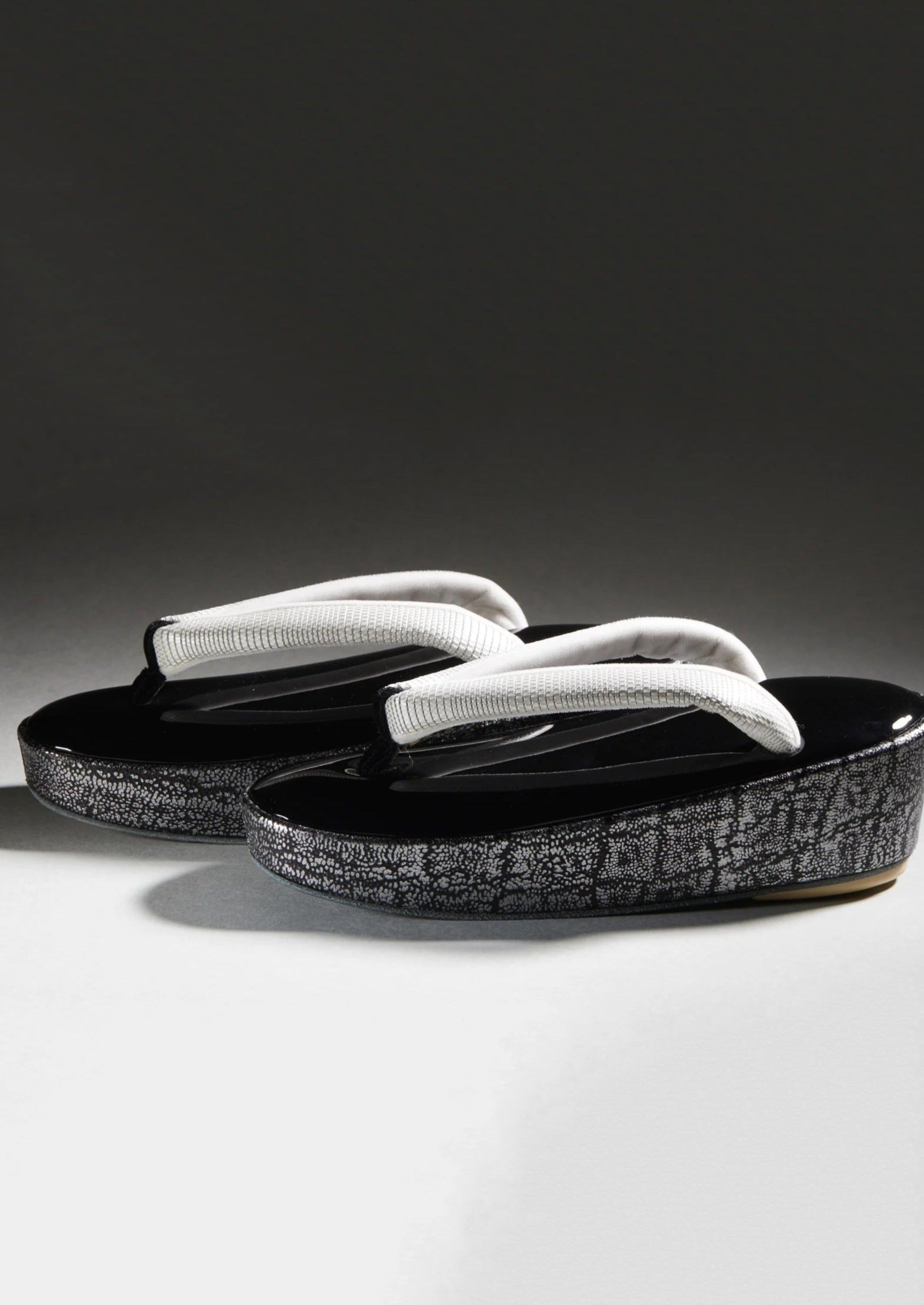 真綿草履 黒い象(和小物さくら×KAPUKI):草履