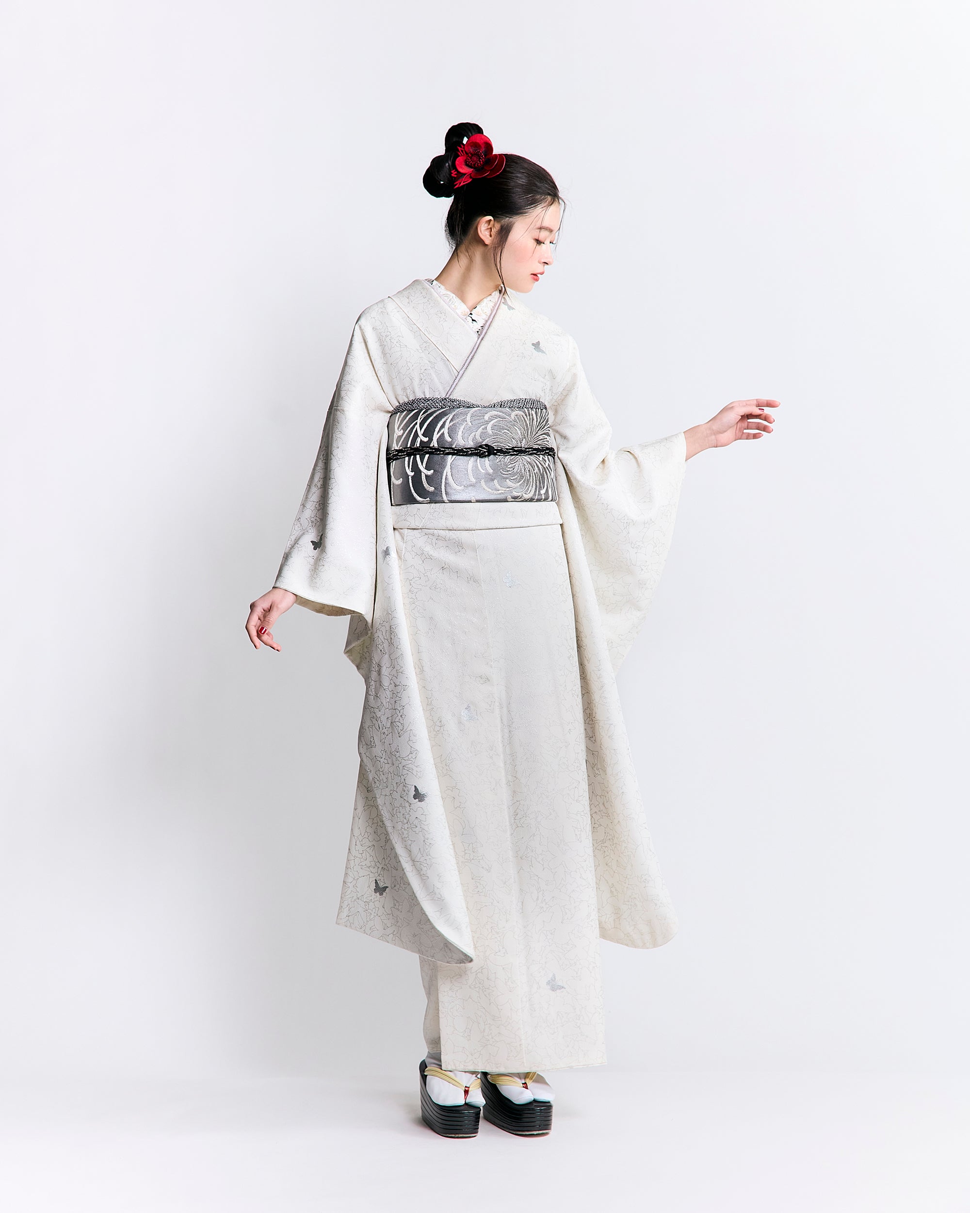 成人式振袖レンタル|蝶乱舞 白