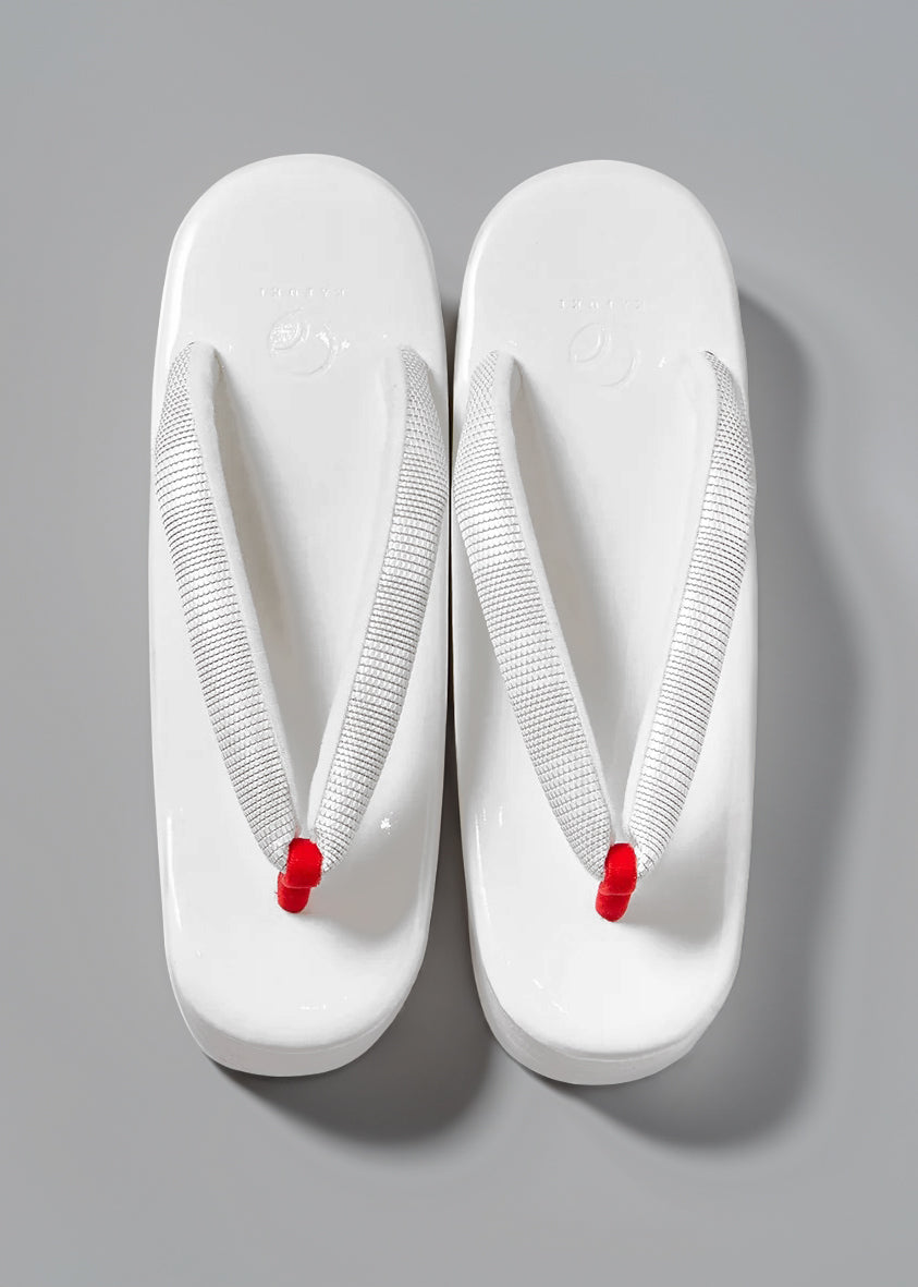 厚底草履 白 前坪赤(菱屋×KAPUKI):カレンブロッソ|草履