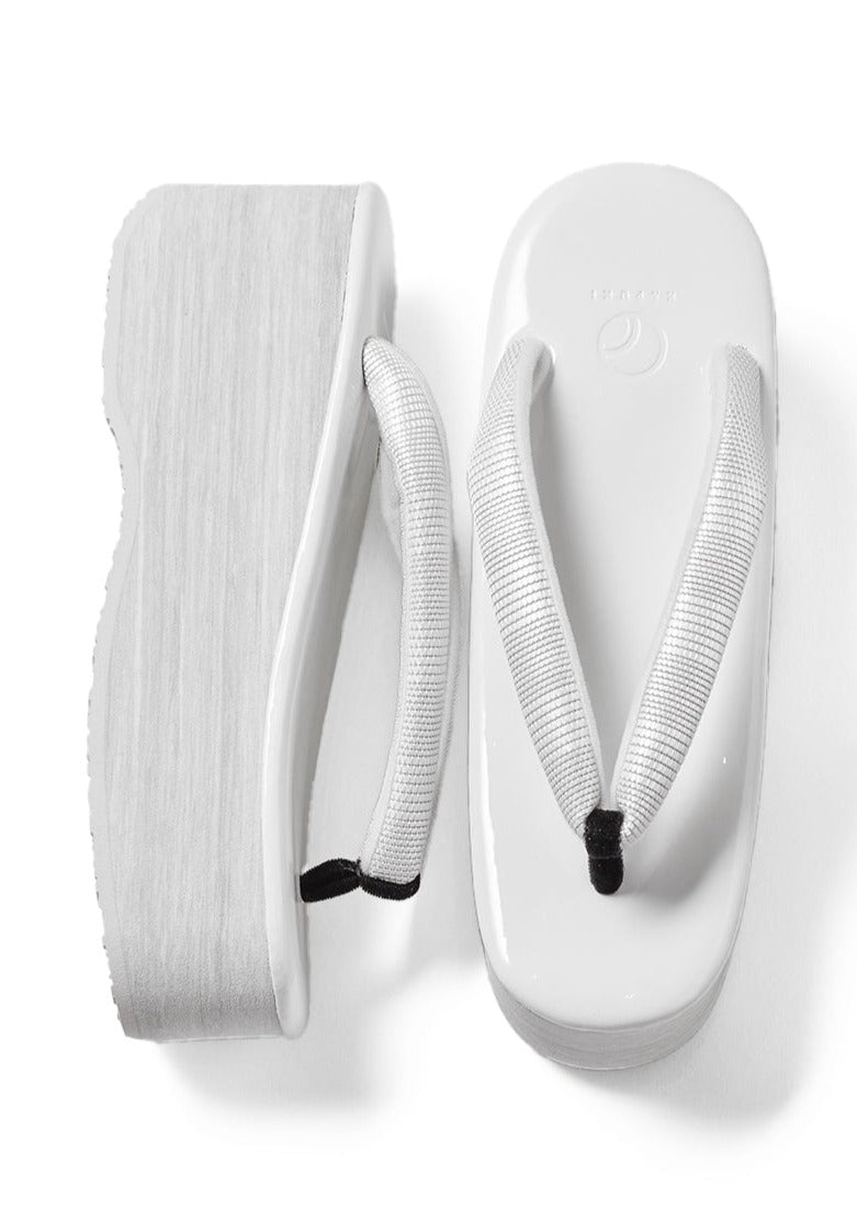 厚底草履 白 前坪黒(菱屋×KAPUKI):カレンブロッソ|草履