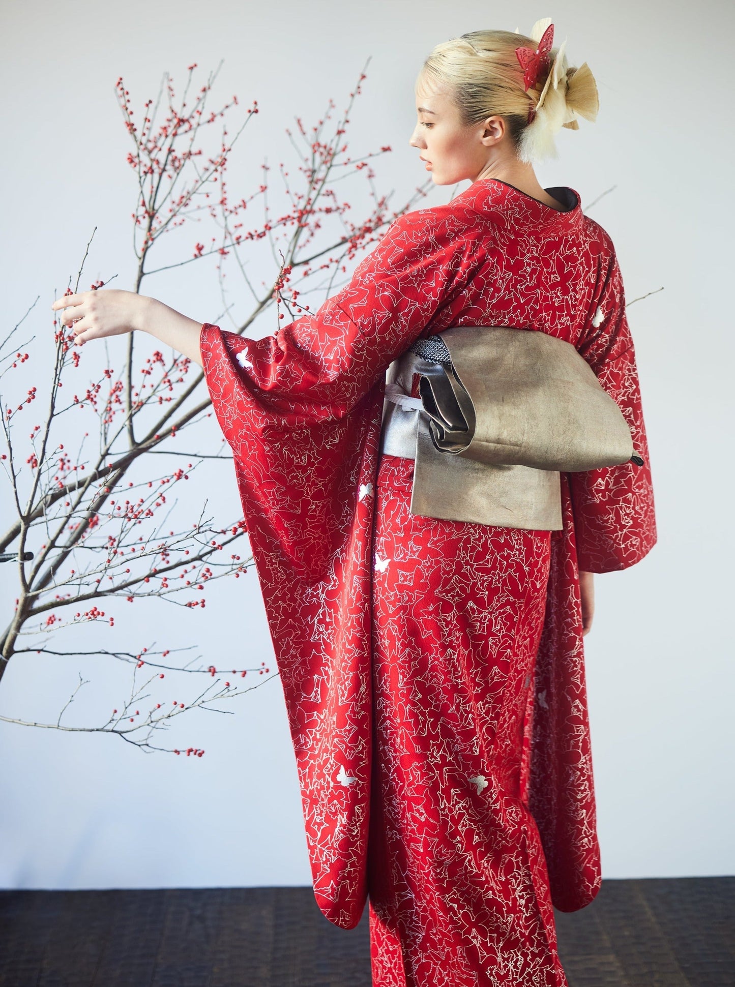 蝶乱舞 赤:2027年成人式振袖レンタル