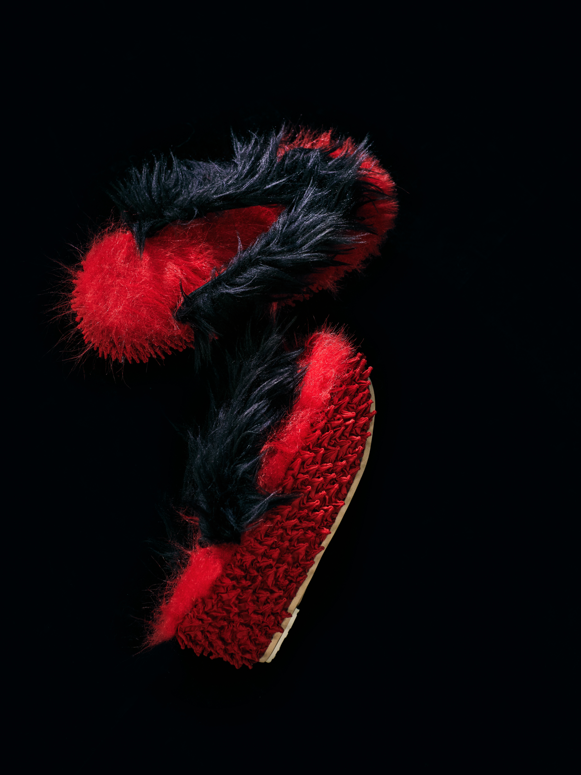 赤絞り/フェイクファーレッド/フェイクファーブラック(KODORI):草履