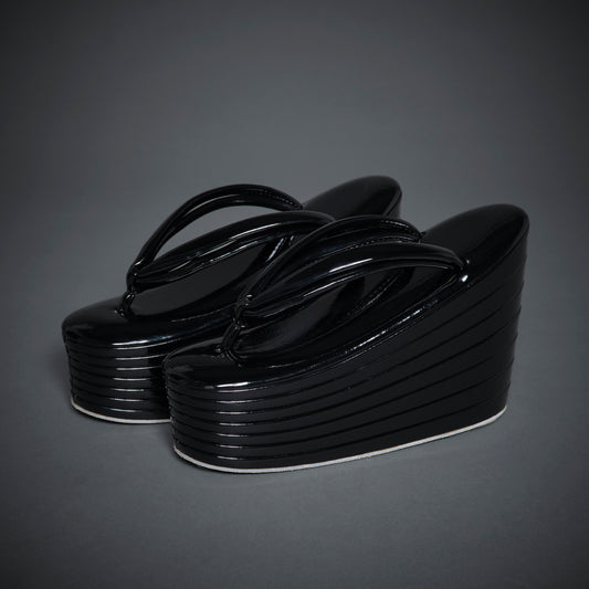 七段厚底草履 エナメルブラック(KAPUKIオリジナル):草履