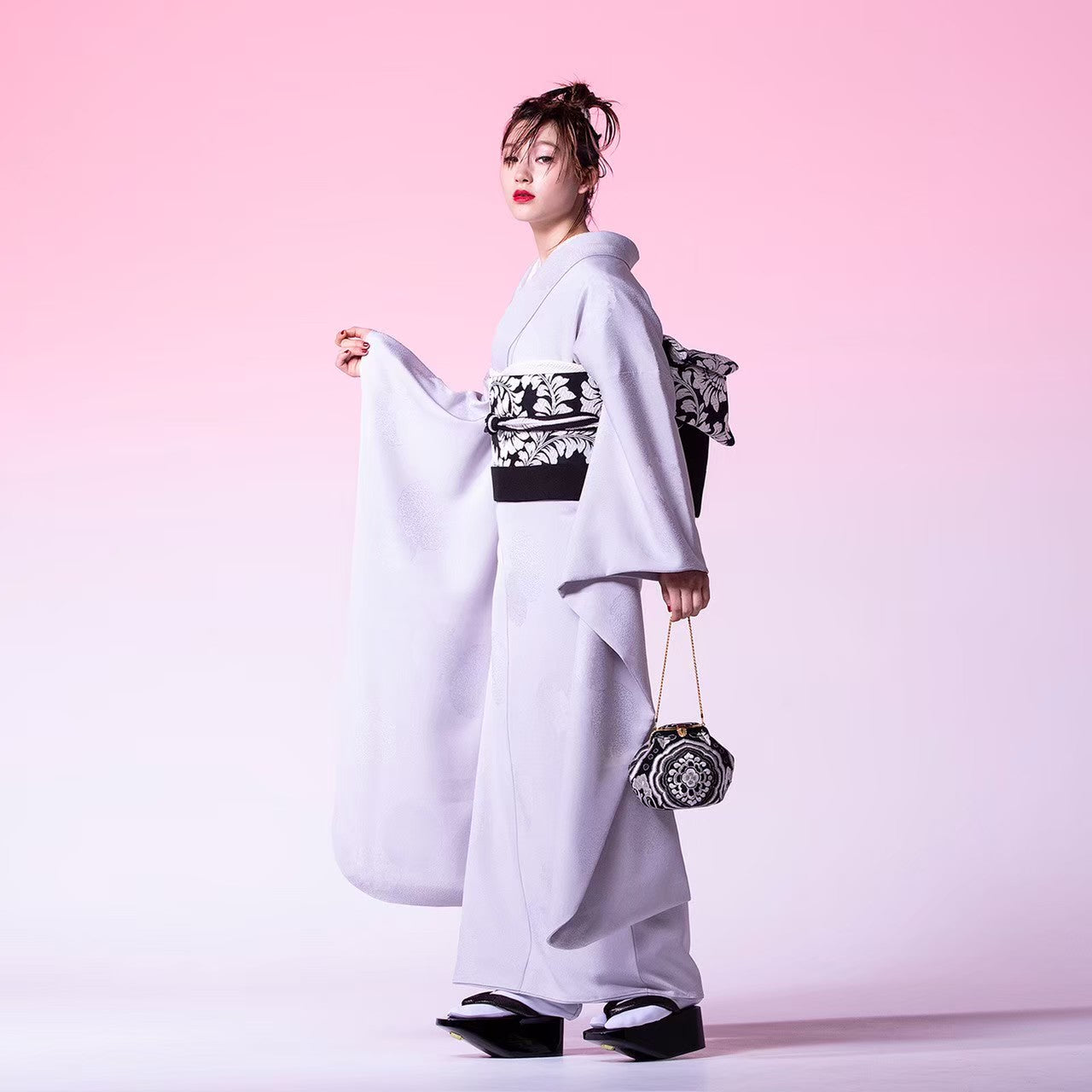 2025年 成人式振袖レンタル 「幸縫取雪輪」