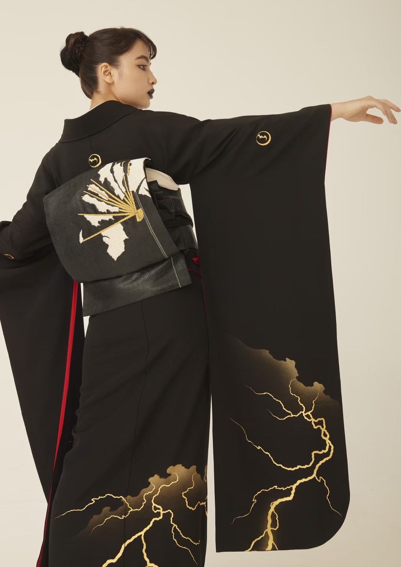 黒紋付稲妻|手染め友禅