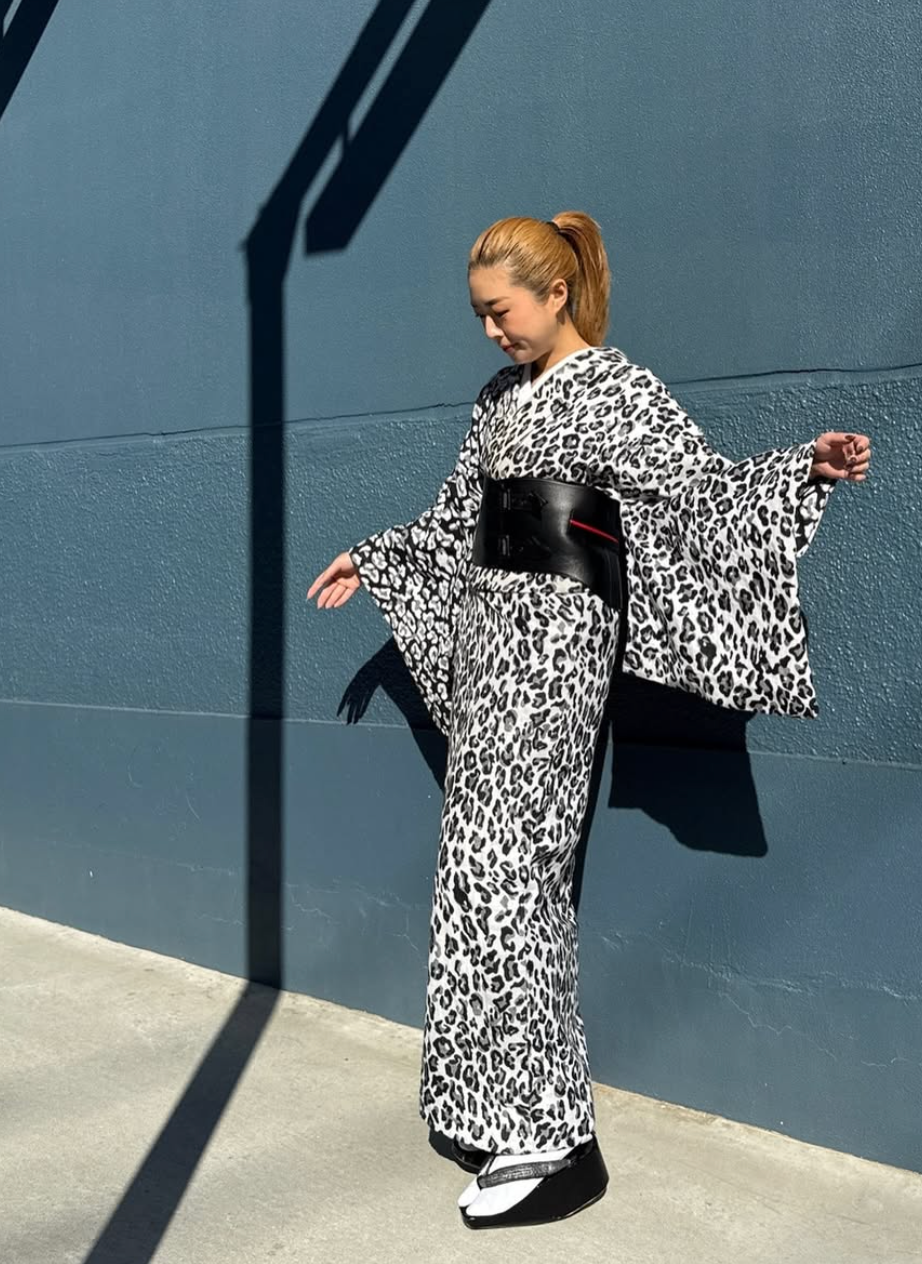 黒：帯ベルト｜レザー