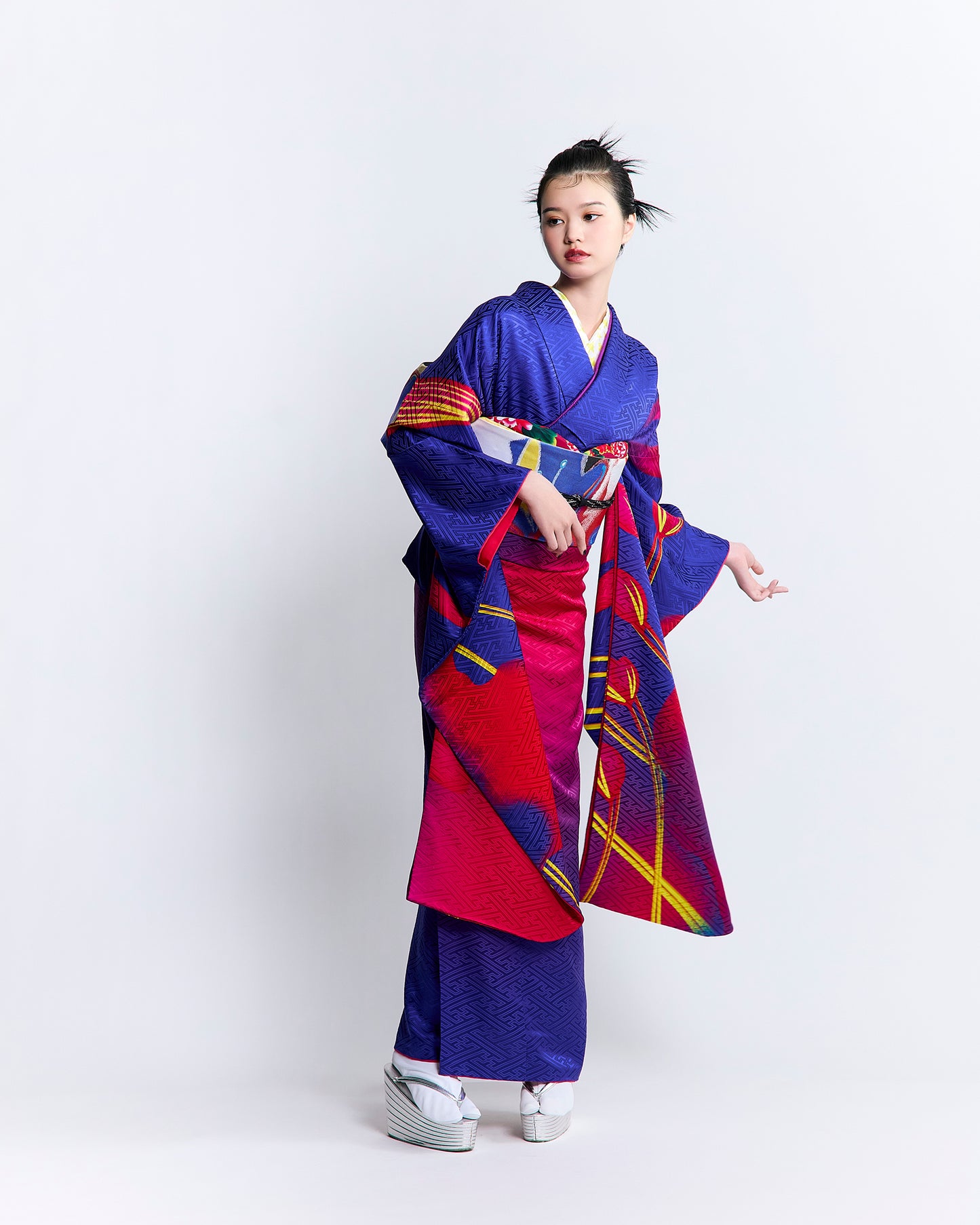 成人式振袖レンタル｜瑠璃蓮背面図