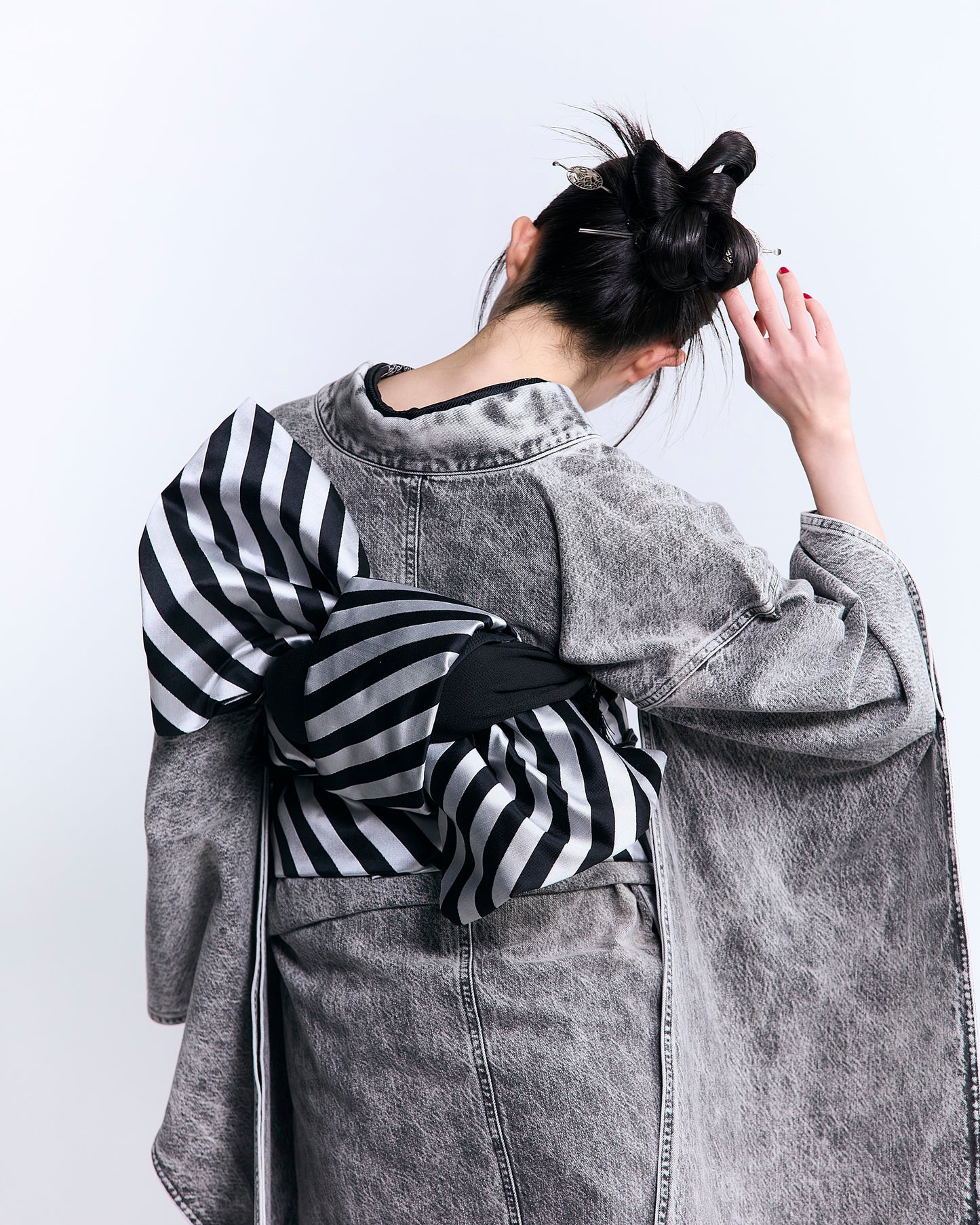 成人式振袖レンタル｜デニムブラックケミカル×斜縞紋