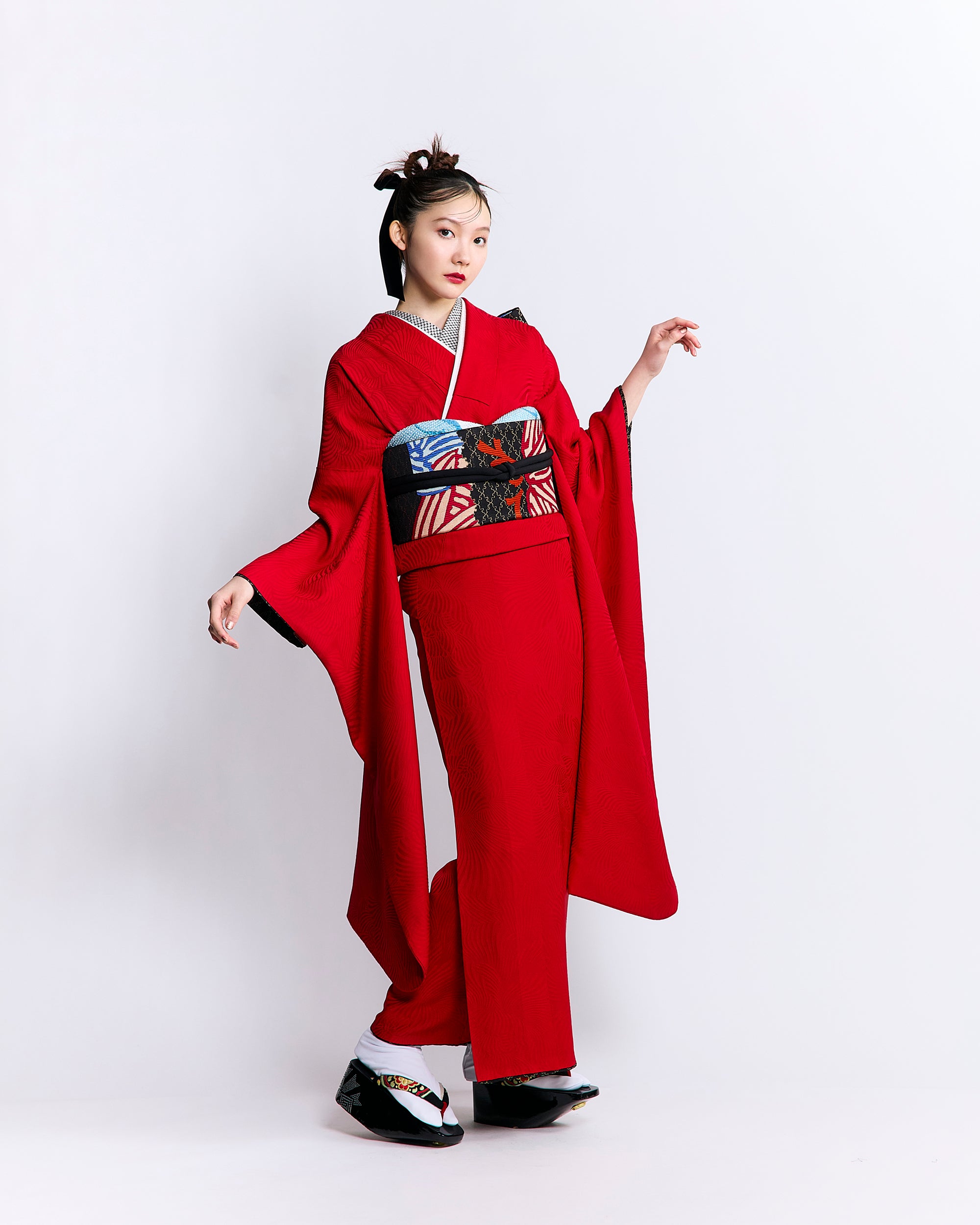 成人式振袖レンタル｜線牡丹 × 雪持笹