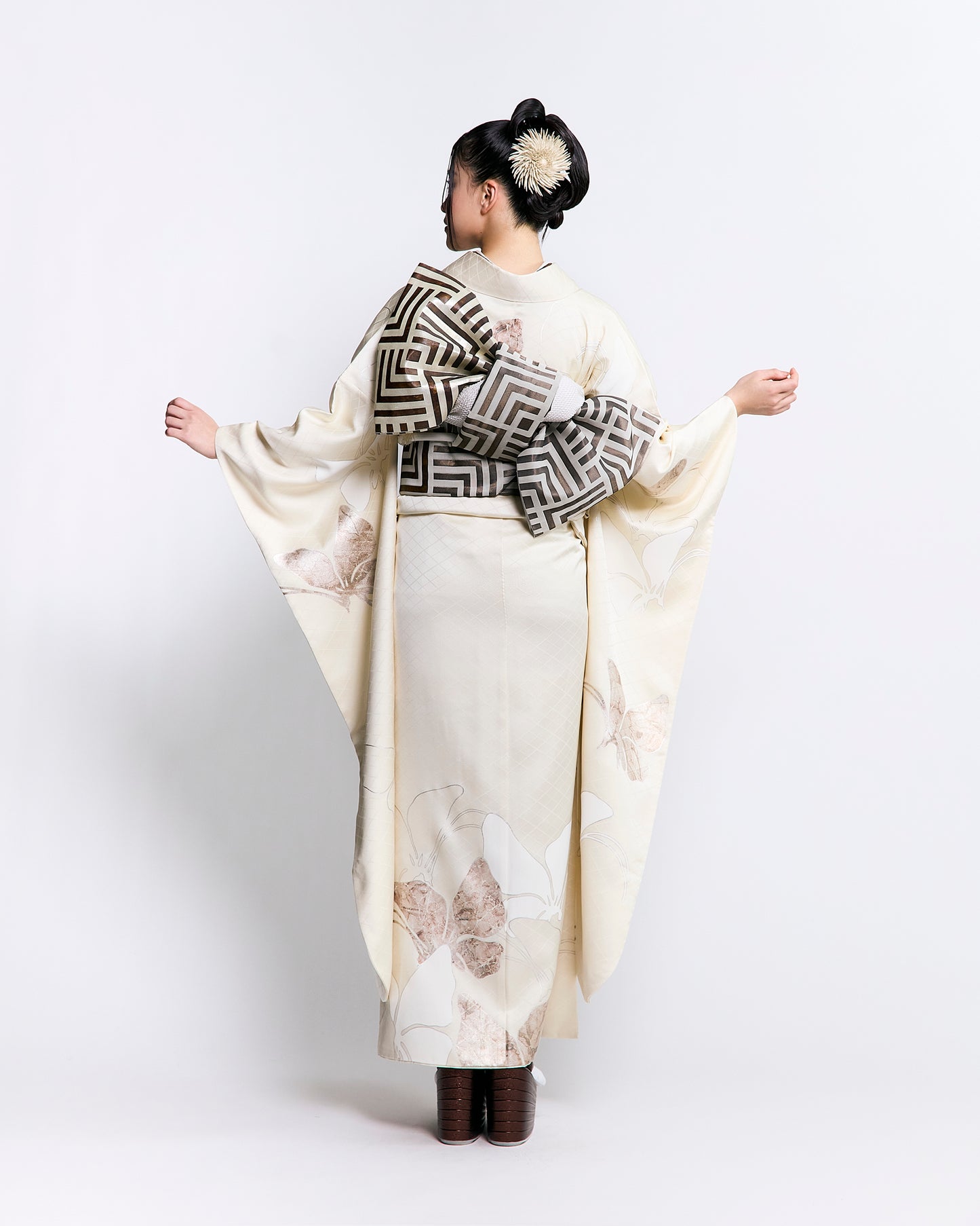 成人式振袖レンタル｜雪佳舞蝶 白