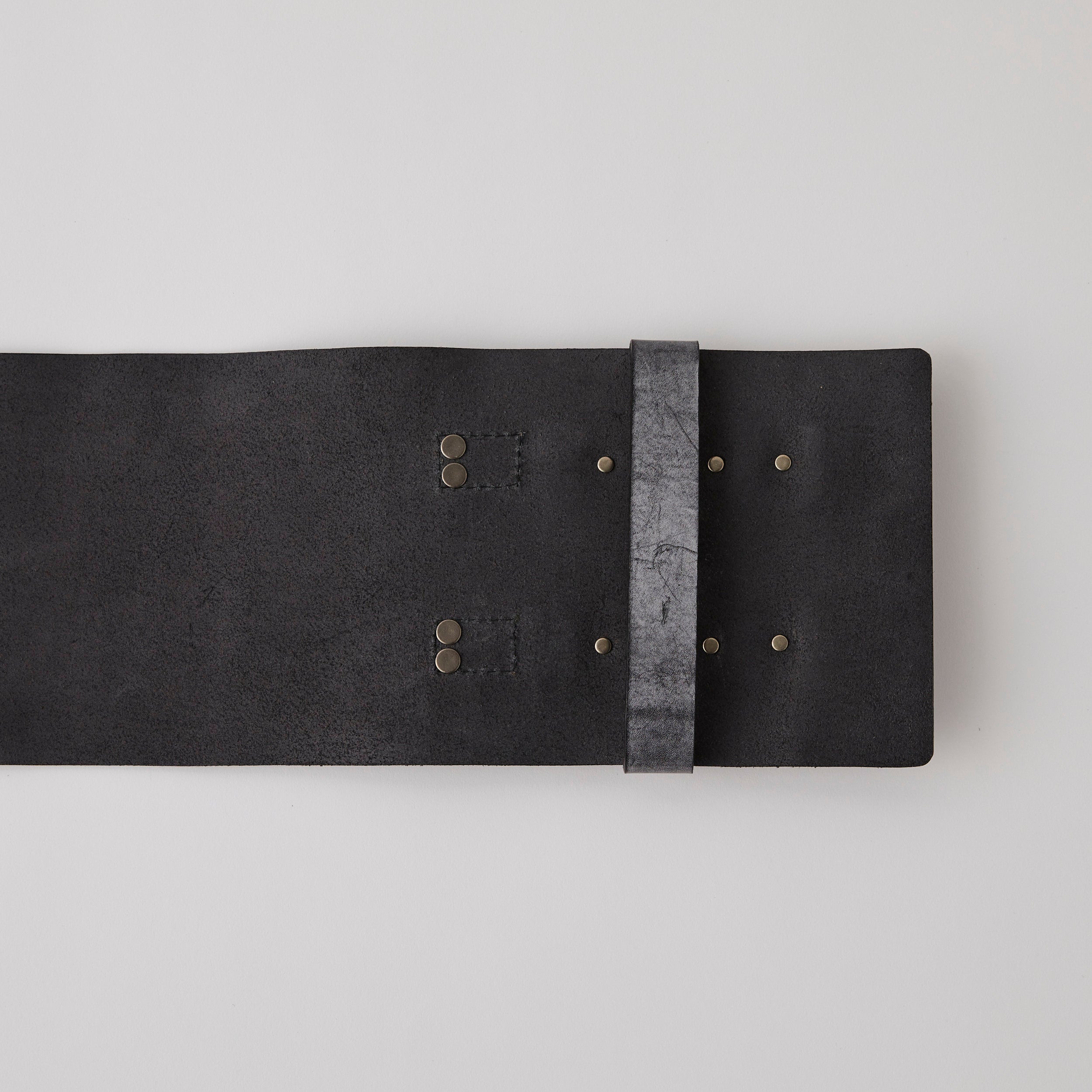 エイジングレザー ブラック：帯ベルト｜レザー