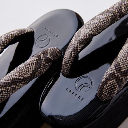 厚底草履 蛇（菱屋×KAPUKI）：カレンブロッソ｜草履