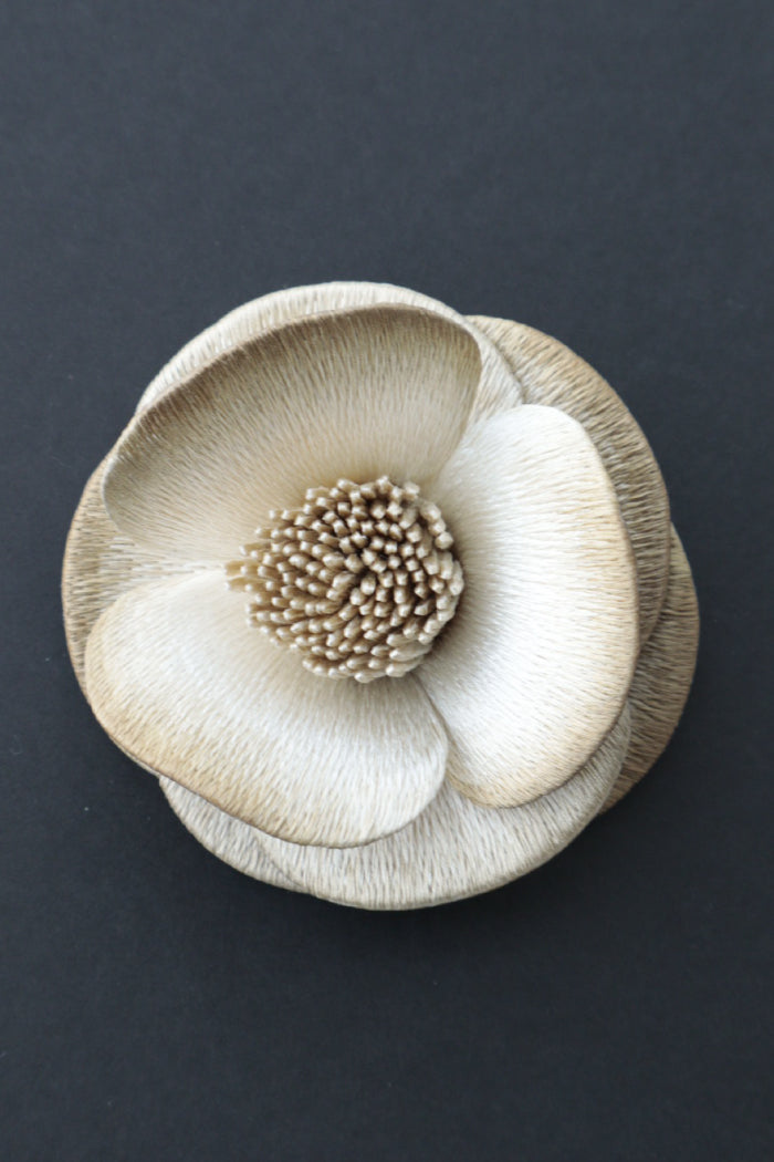 静舞・深枯 (emi takazawa)：ブローチ｜髪飾り