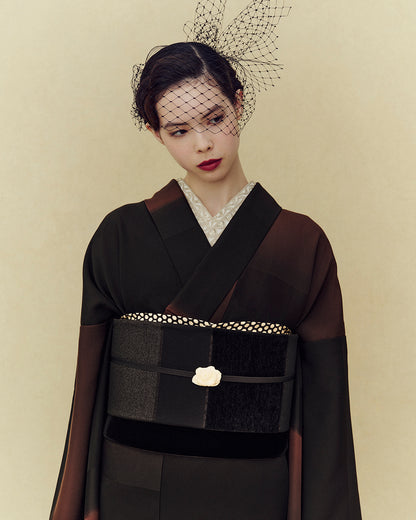 漆横段 茶：2027年成人式振袖レンタル