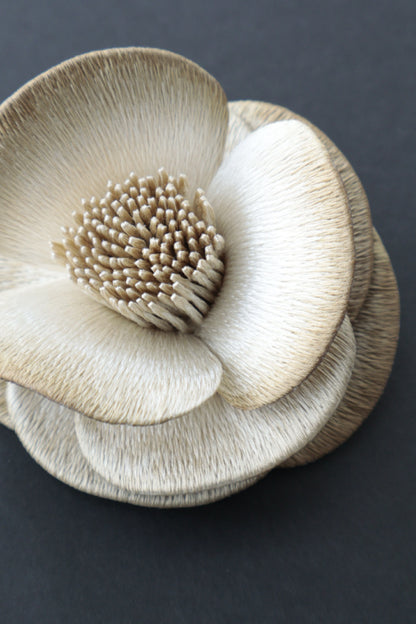 静舞・深枯 (emi takazawa)：ブローチ｜髪飾り