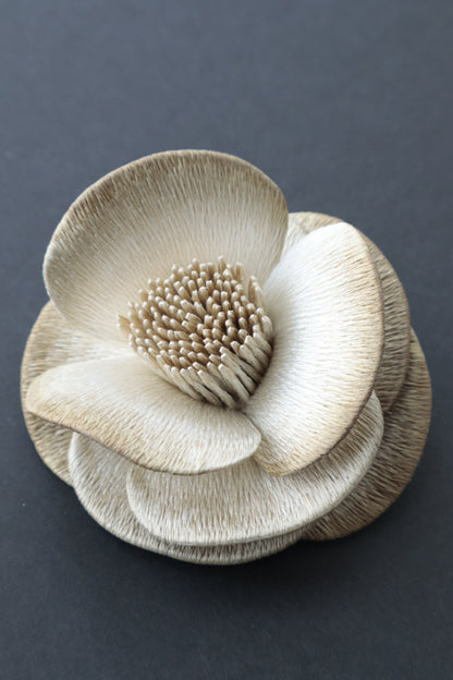 静舞・深枯 (emi takazawa)：ブローチ｜髪飾り