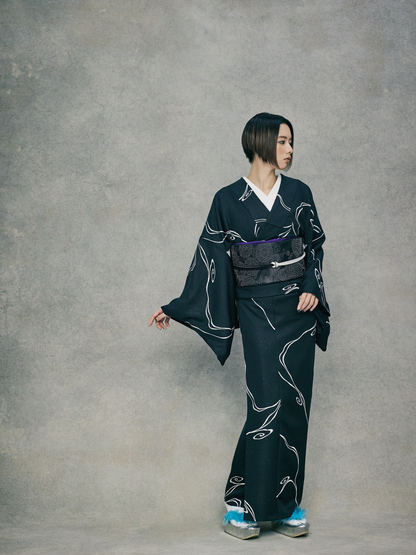 シルバーエナメル／ブルーファー（KODORI）：草履