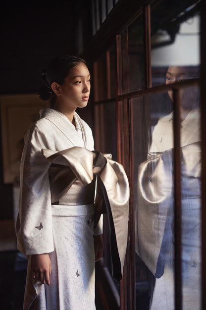 蝶乱舞 白：2027年成人式振袖レンタル