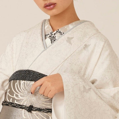 Half-collar embroidery "Saaya-shaped plum" black and black