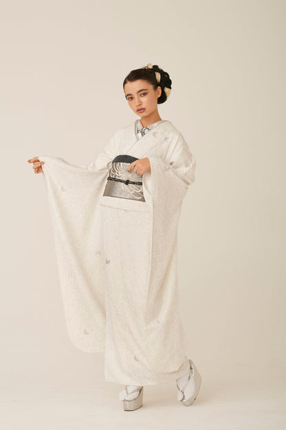 Half-collar embroidery "Saaya-shaped plum" black and black