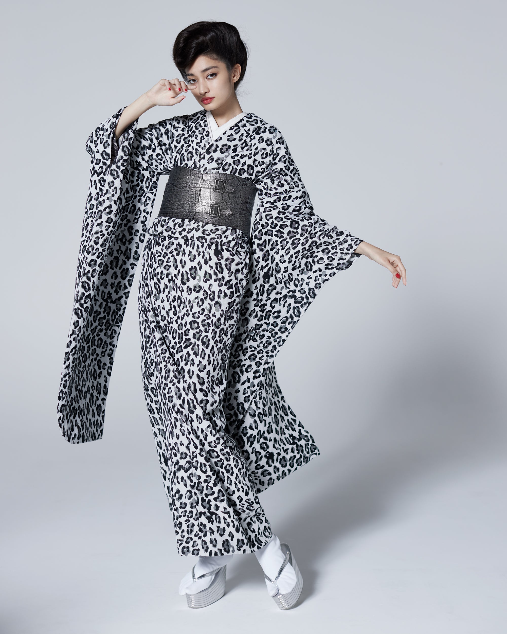 Cotton Furisode Monochrome [Leopard]