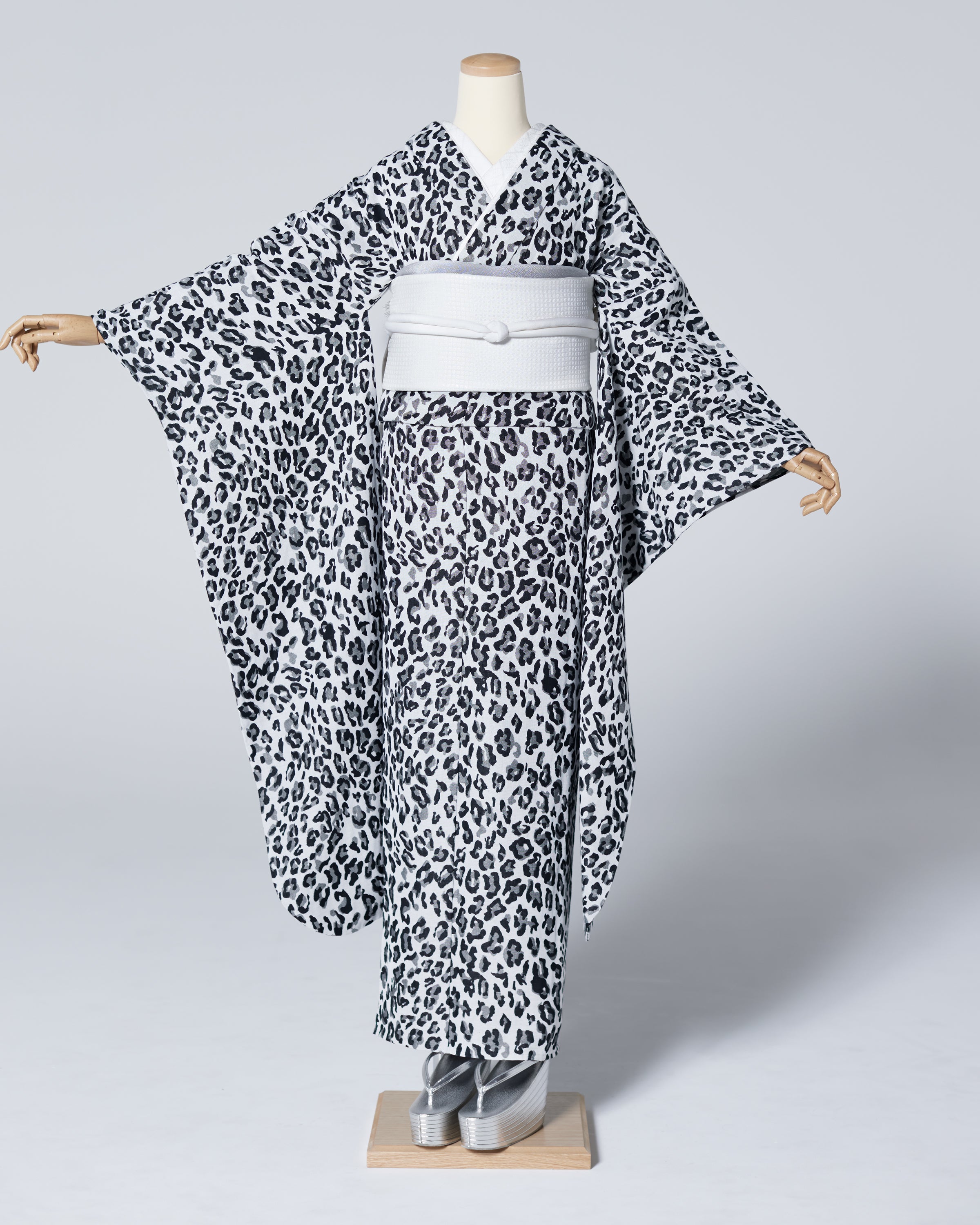 Cotton Furisode Monochrome [Leopard]