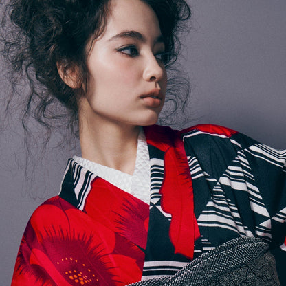 Half-collar embroidery "scales" white/white