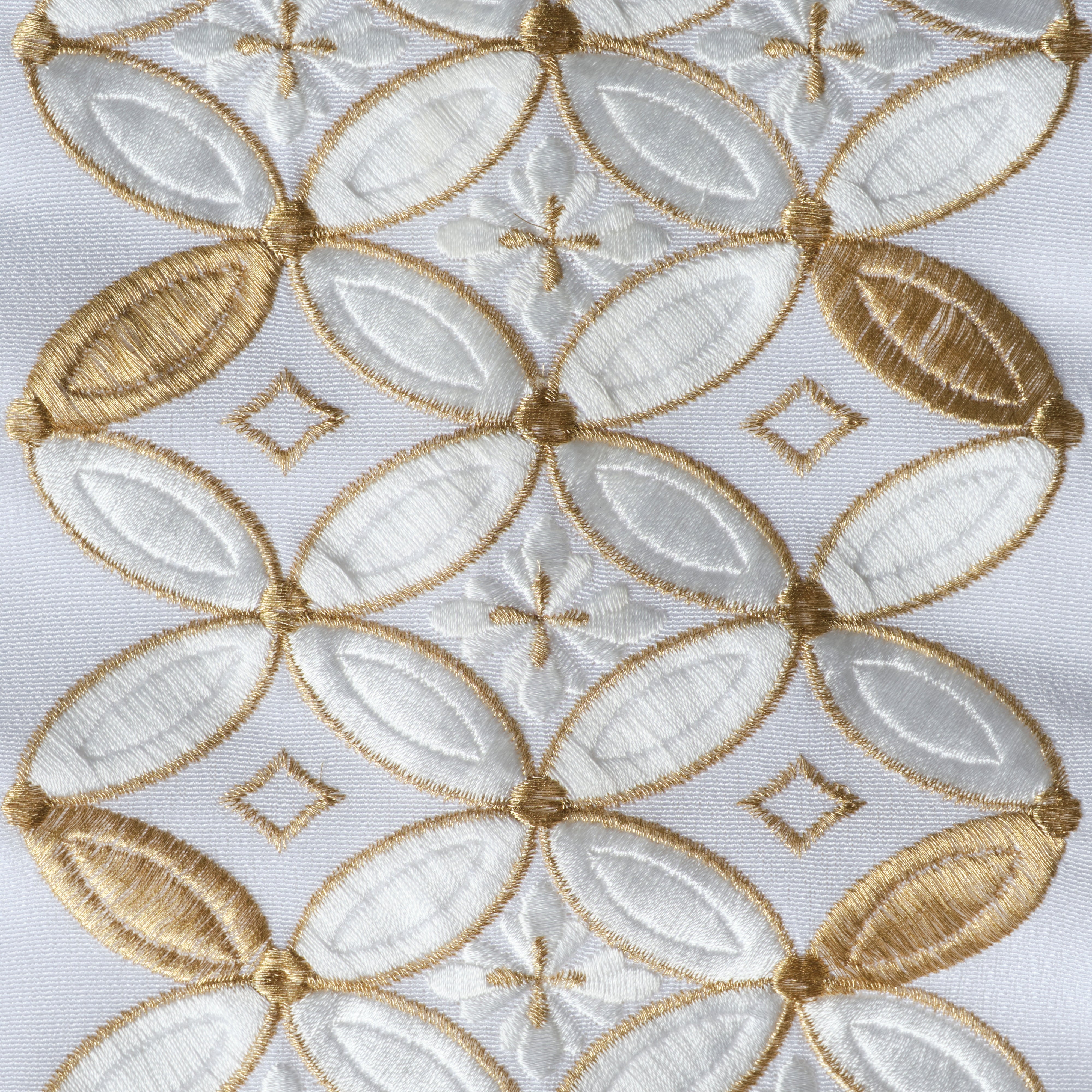 Half-collar embroidery "Cloisonne" white/gold