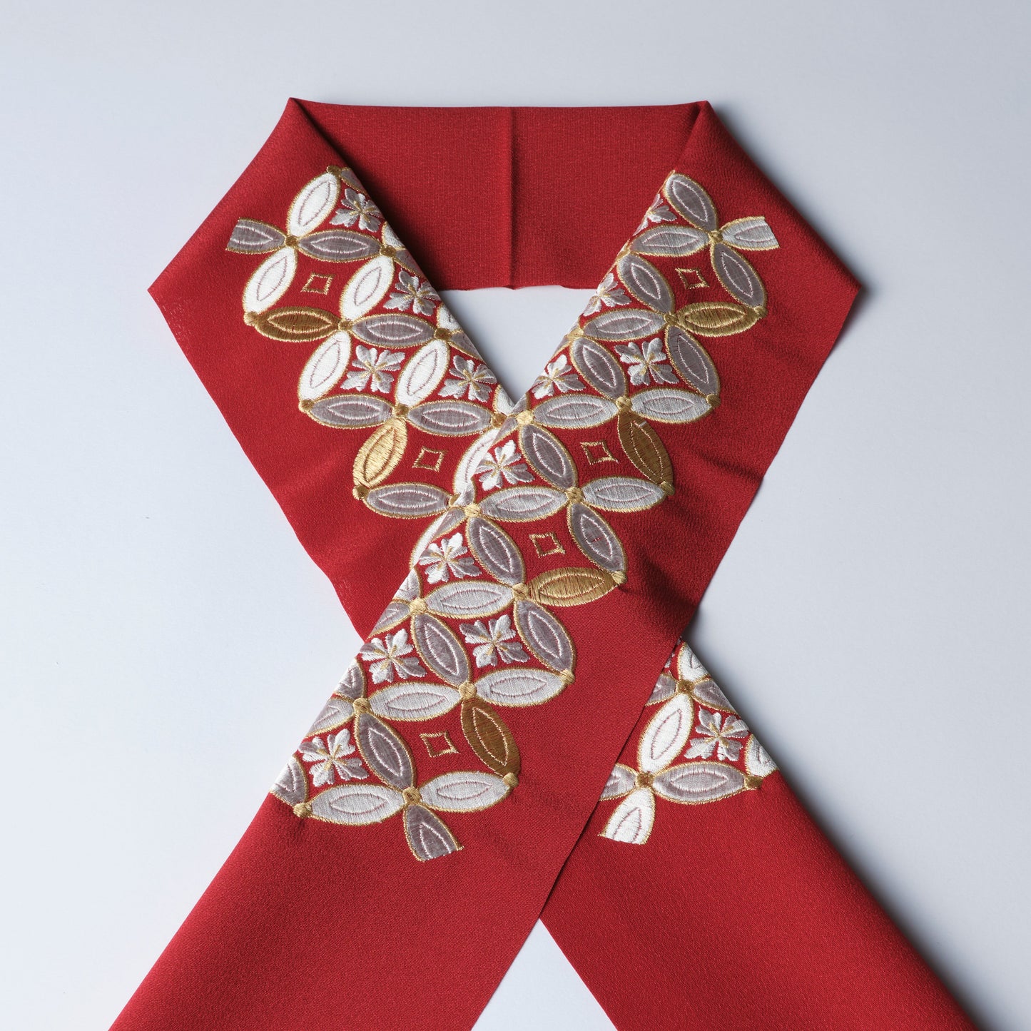 Half-collar embroidery "Cloisonne" red/gold